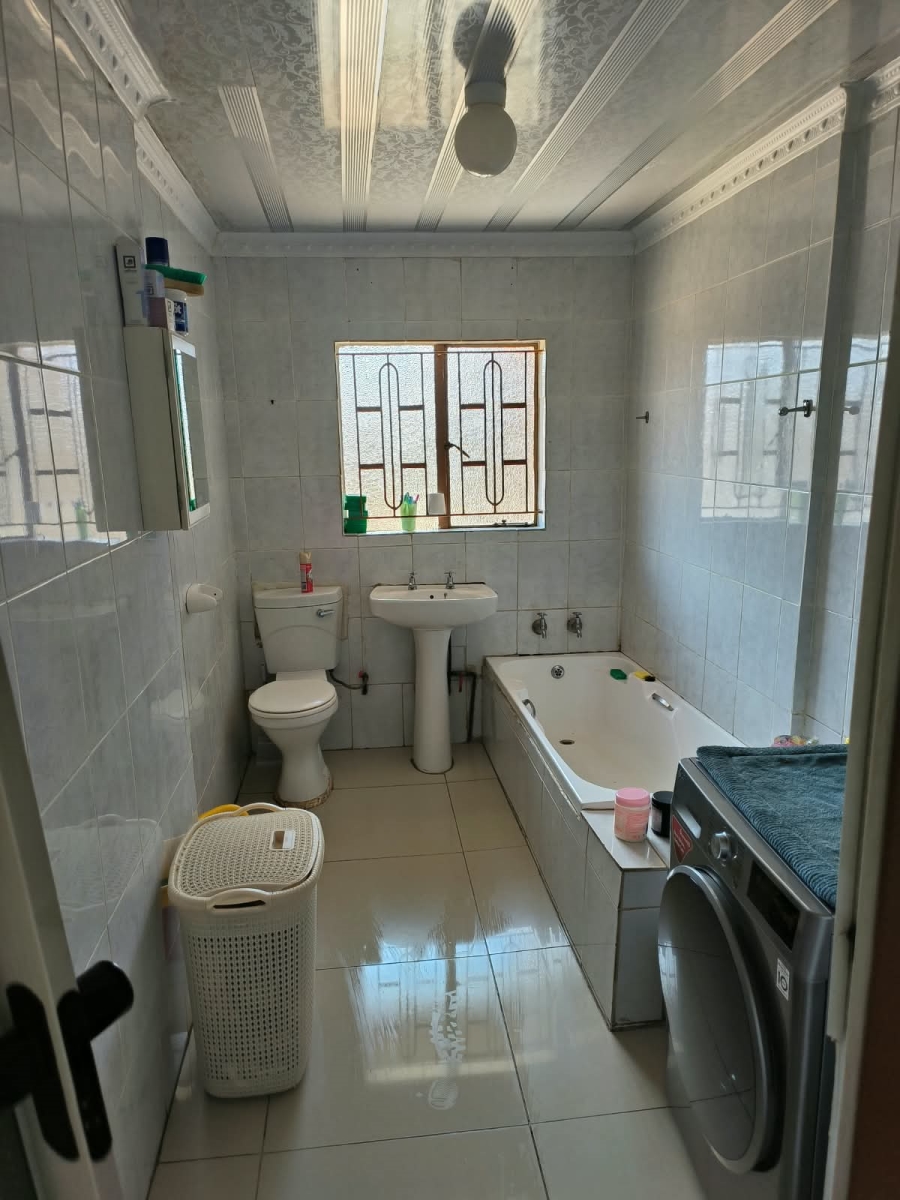4 Bedroom Property for Sale in Spruit View Gauteng