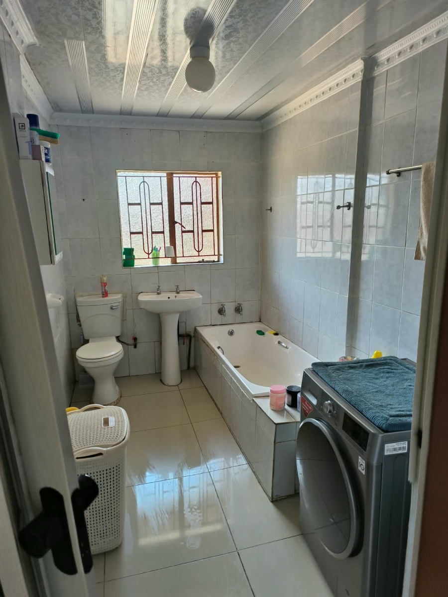 4 Bedroom Property for Sale in Spruit View Gauteng
