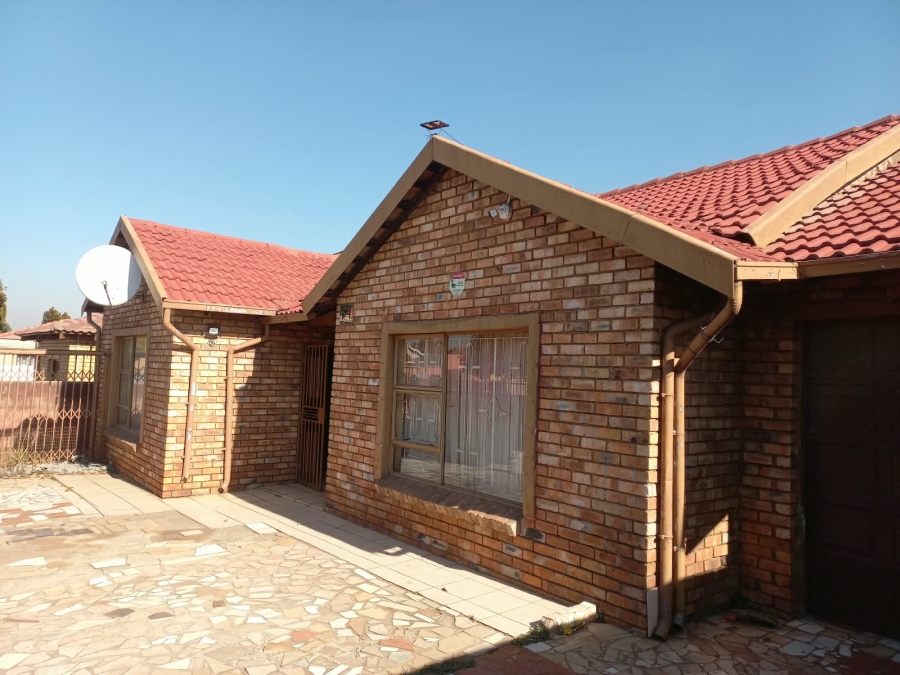 4 Bedroom Property for Sale in Spruit View Gauteng