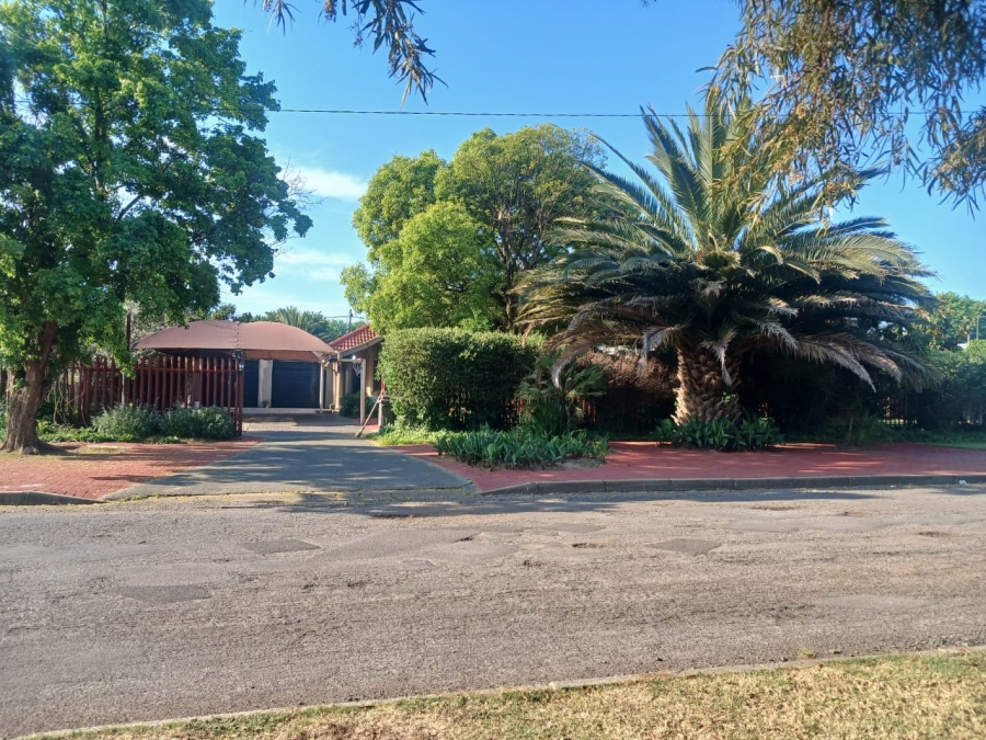 5 Bedroom Property for Sale in Three Rivers Gauteng
