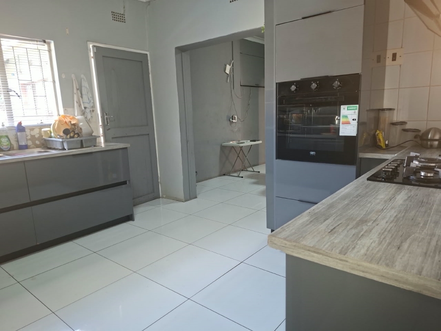 5 Bedroom Property for Sale in Three Rivers Gauteng