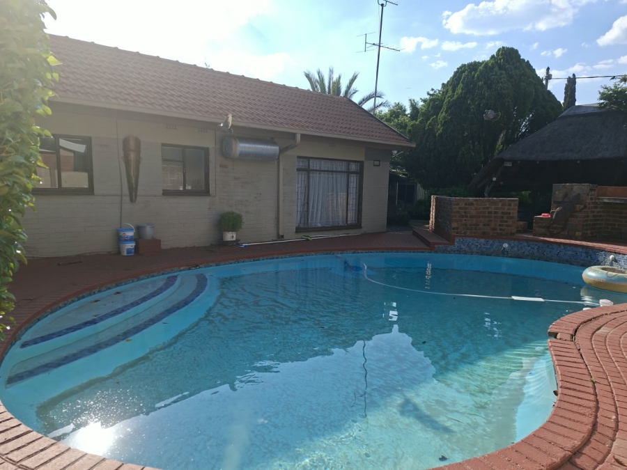 5 Bedroom Property for Sale in Three Rivers Gauteng