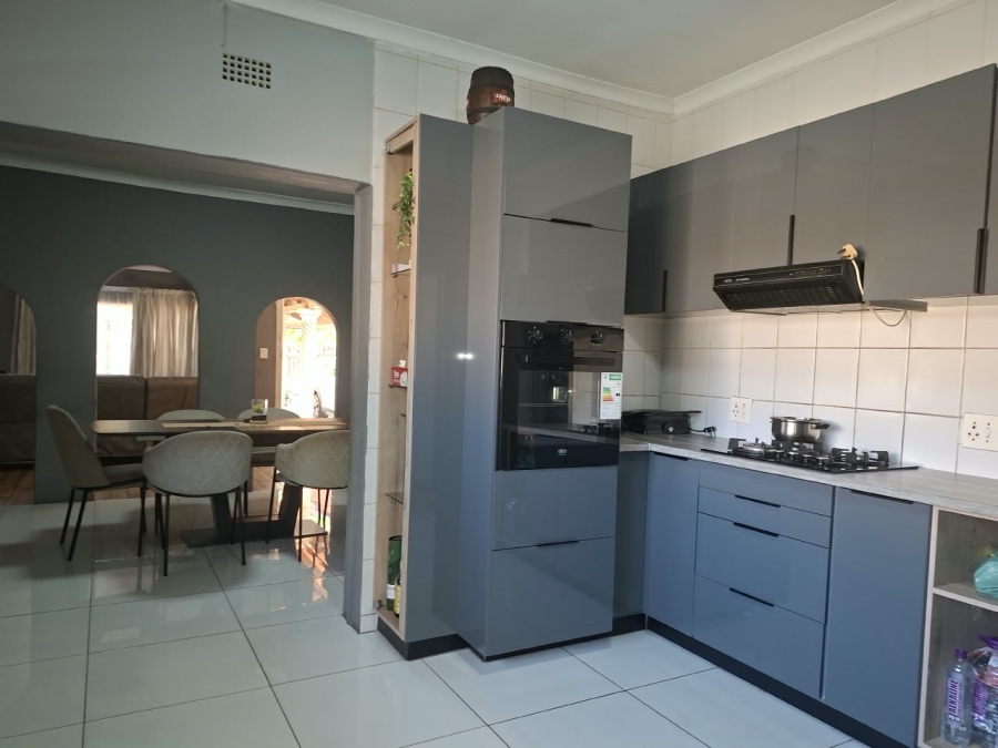 5 Bedroom Property for Sale in Three Rivers Gauteng