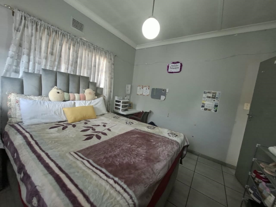 5 Bedroom Property for Sale in Three Rivers Gauteng