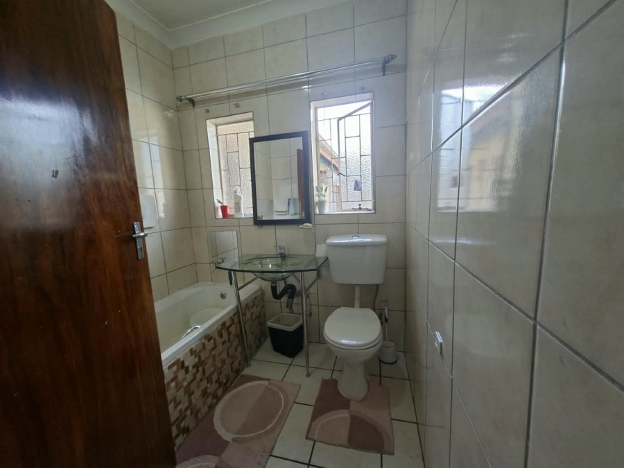 5 Bedroom Property for Sale in Three Rivers Gauteng