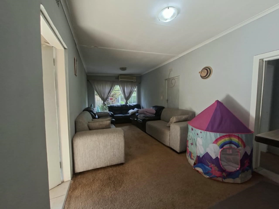 5 Bedroom Property for Sale in Three Rivers Gauteng