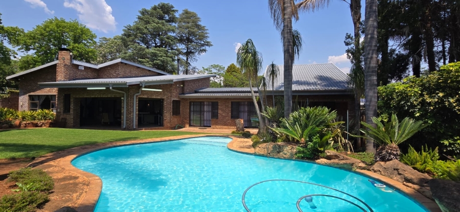 5 Bedroom Property for Sale in Clubview Gauteng