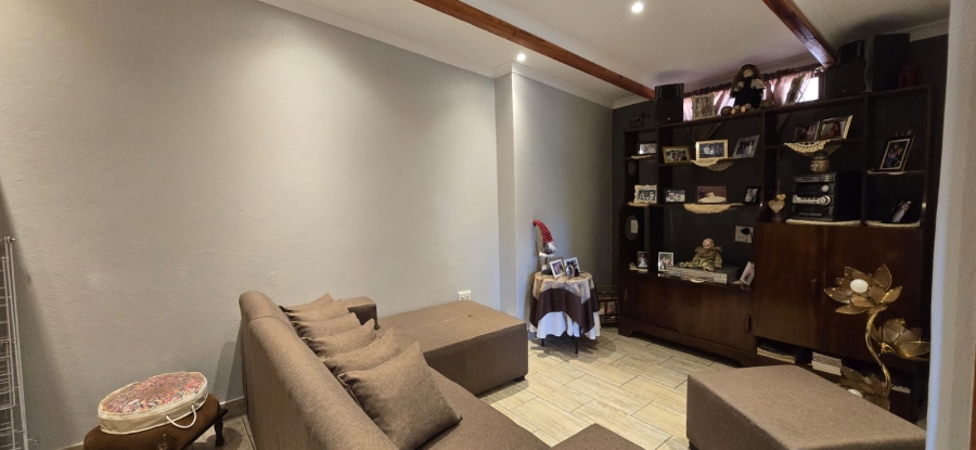 5 Bedroom Property for Sale in Clubview Gauteng