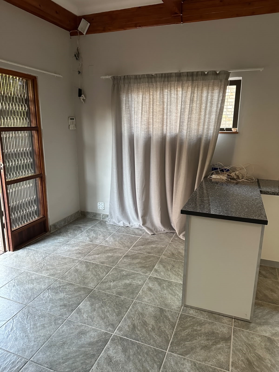 5 Bedroom Property for Sale in Clubview Gauteng