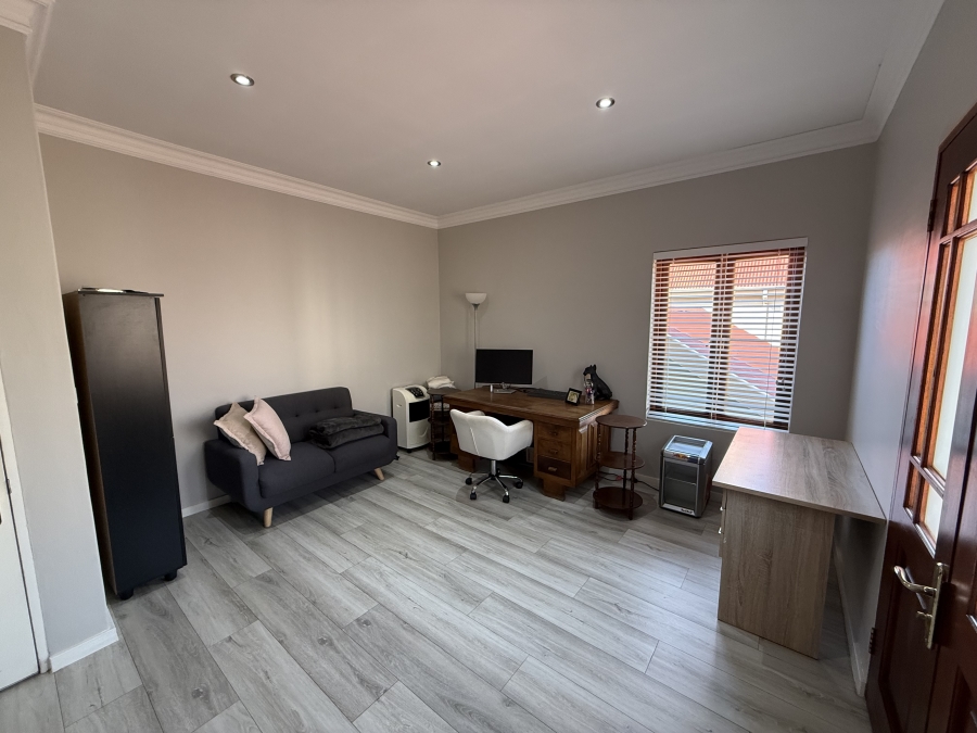 To Let 3 Bedroom Property for Rent in Heritage Hill Gauteng
