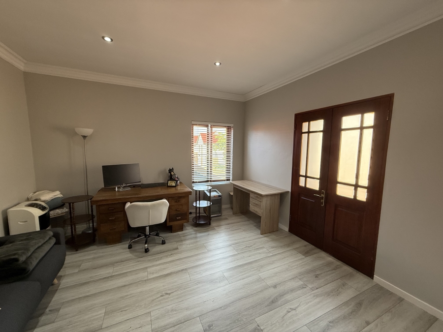 To Let 3 Bedroom Property for Rent in Heritage Hill Gauteng