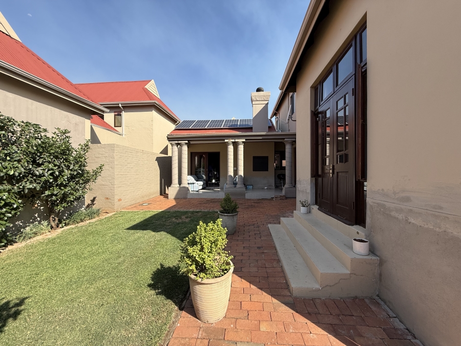 To Let 3 Bedroom Property for Rent in Heritage Hill Gauteng