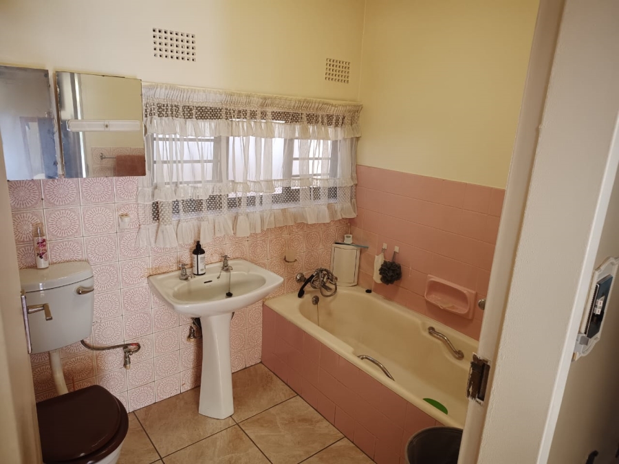 4 Bedroom Property for Sale in Alan Manor Gauteng