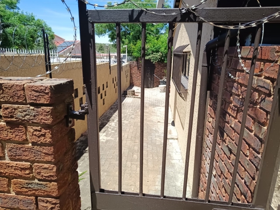 4 Bedroom Property for Sale in Alan Manor Gauteng