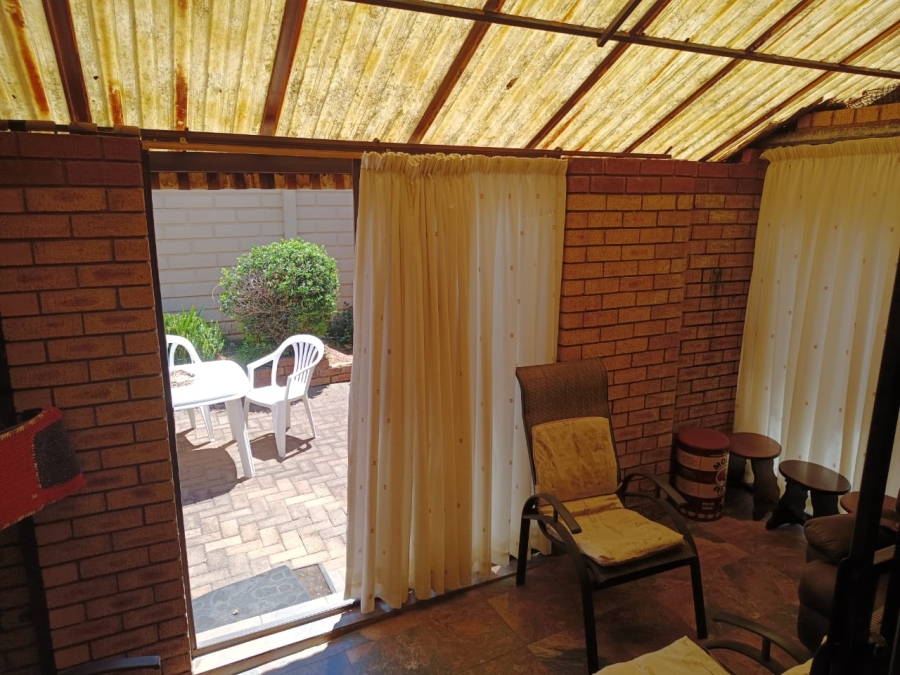 4 Bedroom Property for Sale in Alan Manor Gauteng