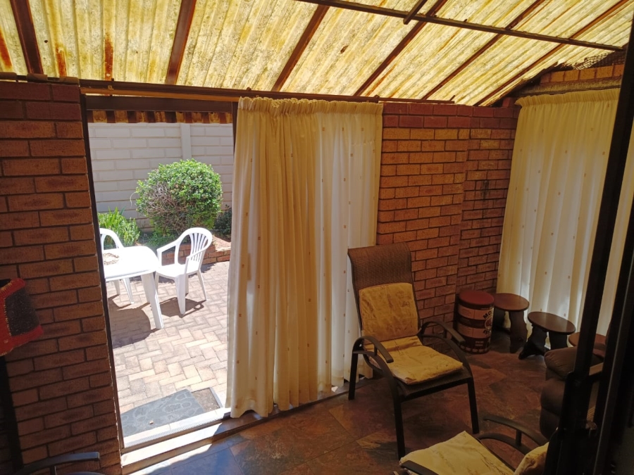 4 Bedroom Property for Sale in Alan Manor Gauteng