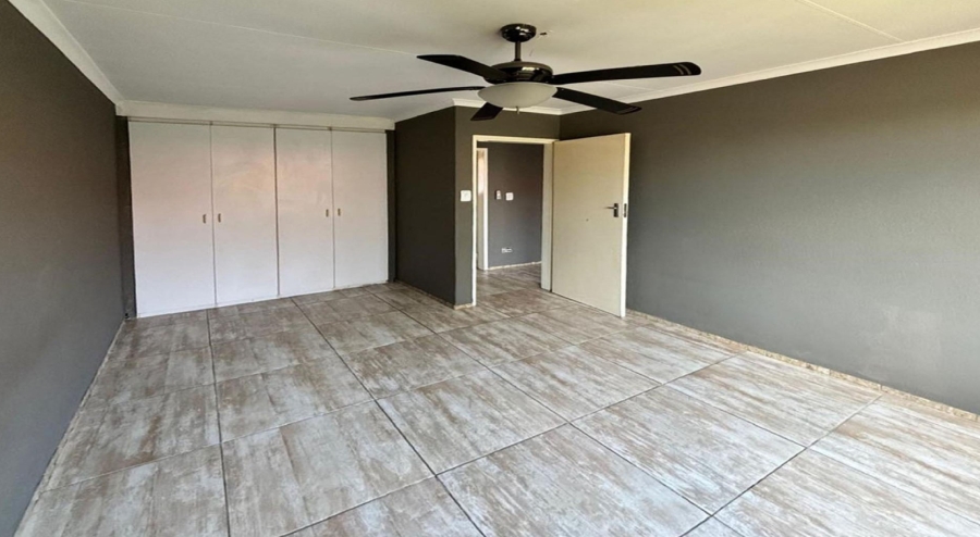 1 Bedroom Property for Sale in Glen Marais Gauteng