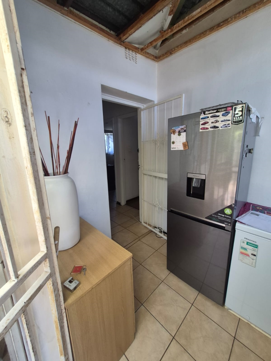 1 Bedroom Property for Sale in Crown Gardens Gauteng