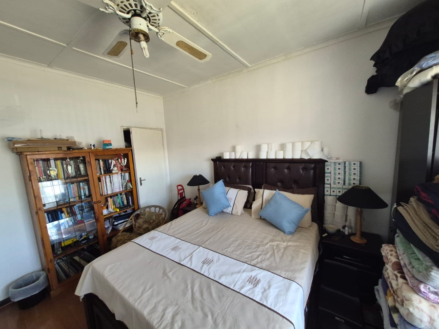 1 Bedroom Property for Sale in Crown Gardens Gauteng