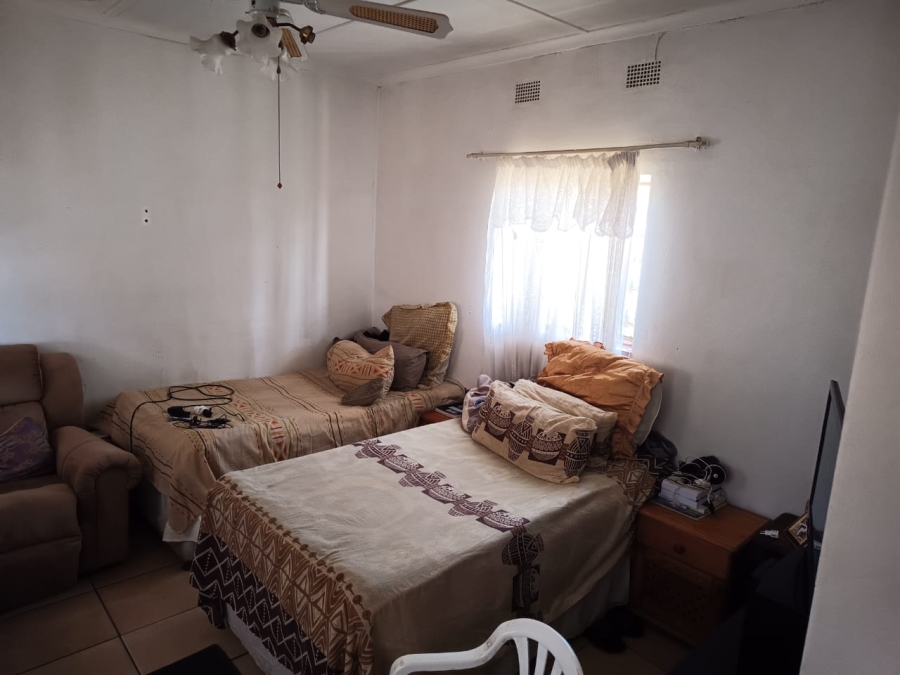1 Bedroom Property for Sale in Crown Gardens Gauteng