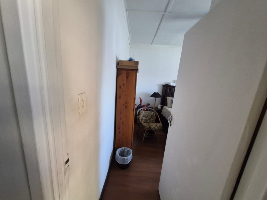 1 Bedroom Property for Sale in Crown Gardens Gauteng