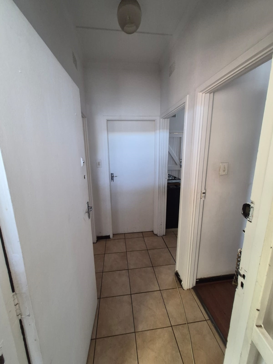 1 Bedroom Property for Sale in Crown Gardens Gauteng