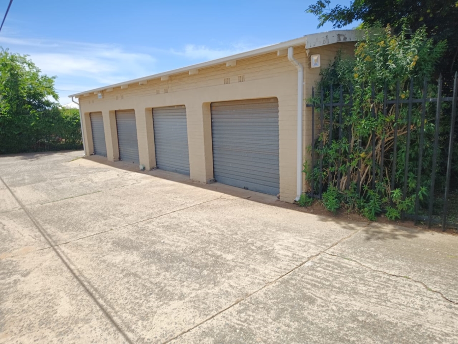 1 Bedroom Property for Sale in Crown Gardens Gauteng