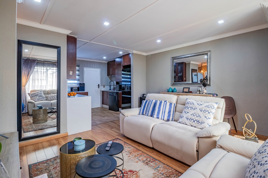 2 Bedroom Property for Sale in Magaliessig Gauteng
