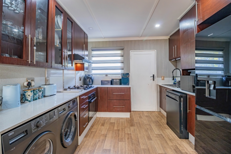 2 Bedroom Property for Sale in Magaliessig Gauteng