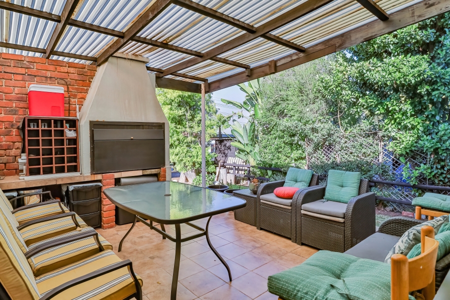 2 Bedroom Property for Sale in Magaliessig Gauteng