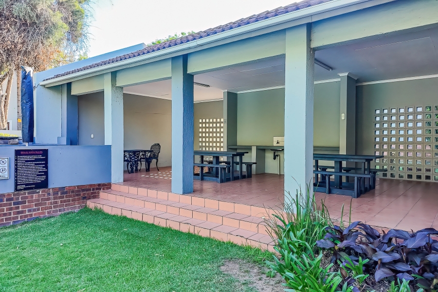 2 Bedroom Property for Sale in Magaliessig Gauteng