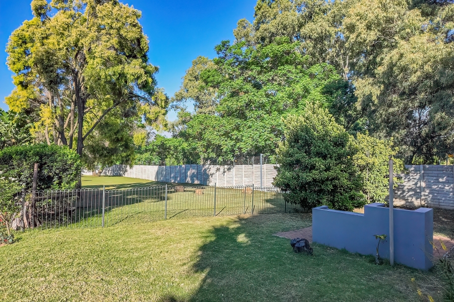 2 Bedroom Property for Sale in Magaliessig Gauteng