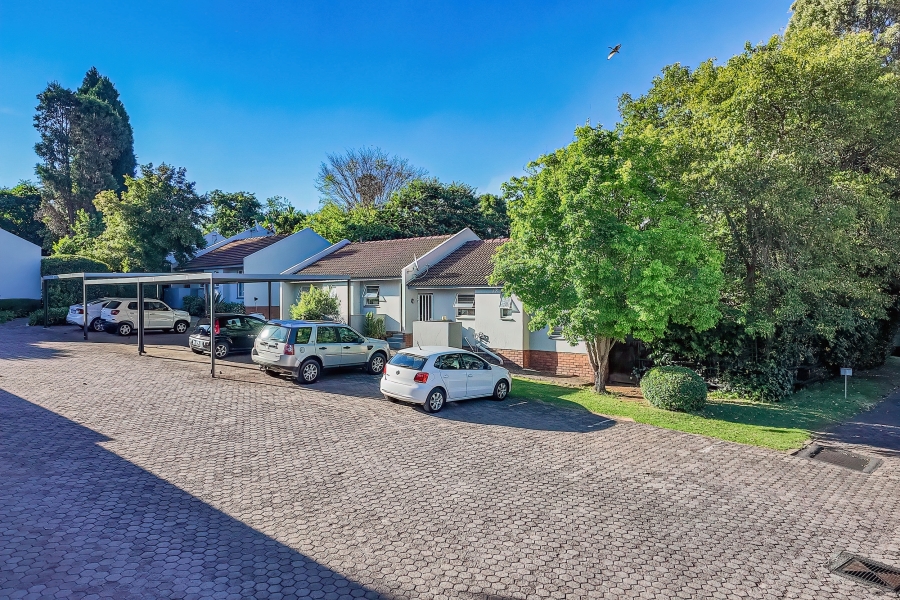 2 Bedroom Property for Sale in Magaliessig Gauteng