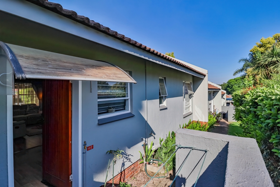 2 Bedroom Property for Sale in Magaliessig Gauteng
