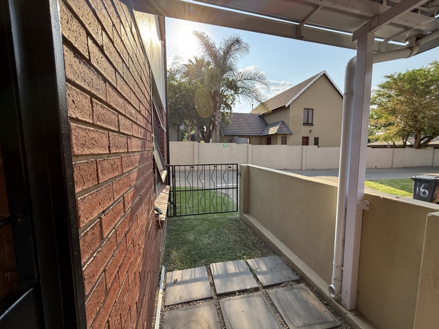 To Let 3 Bedroom Property for Rent in Candlewoods Country Estate Gauteng