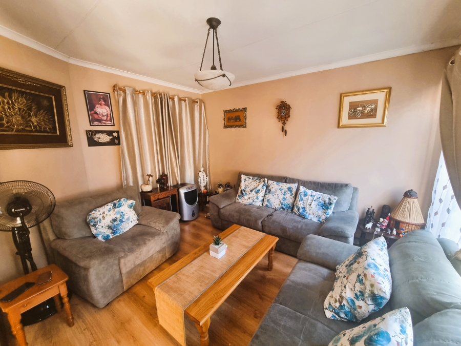 3 Bedroom Property for Sale in Die Wilgers Gauteng