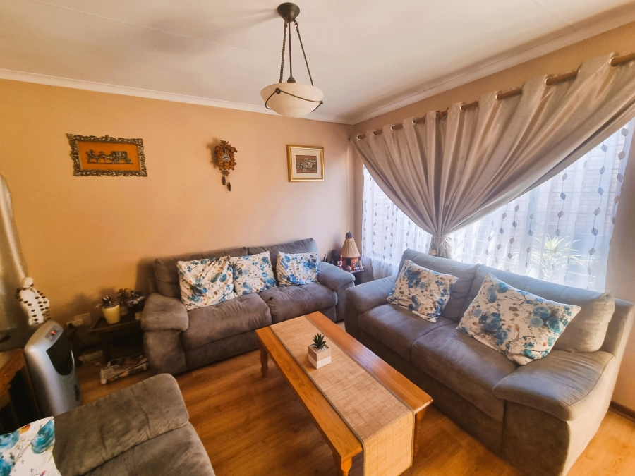3 Bedroom Property for Sale in Die Wilgers Gauteng