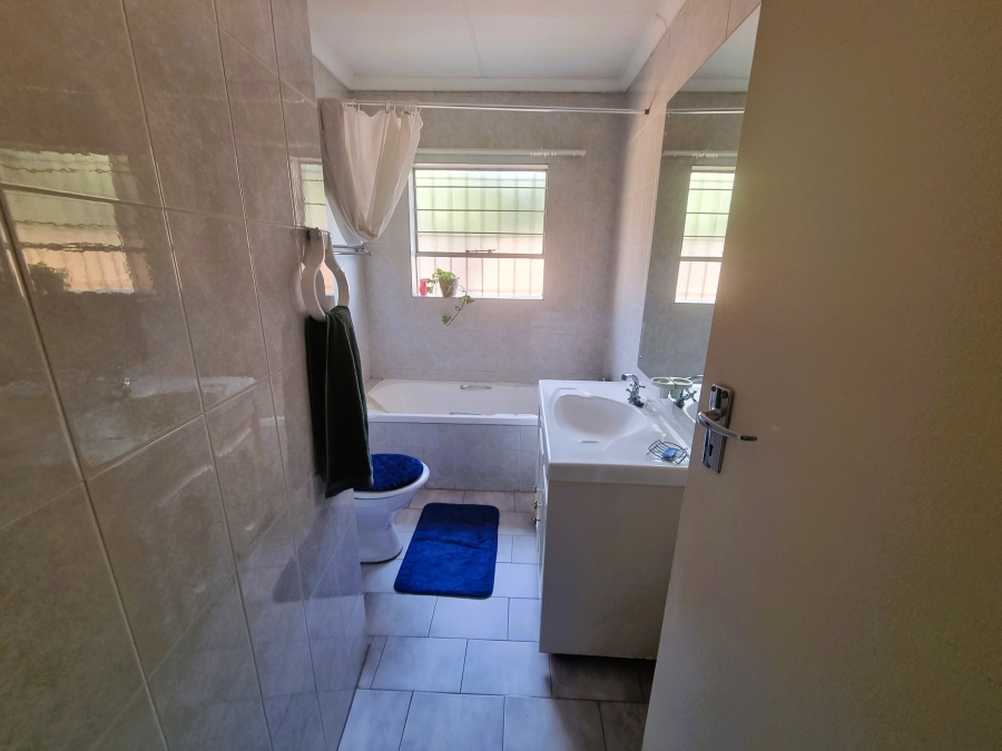 3 Bedroom Property for Sale in Die Wilgers Gauteng