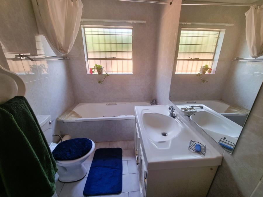 3 Bedroom Property for Sale in Die Wilgers Gauteng