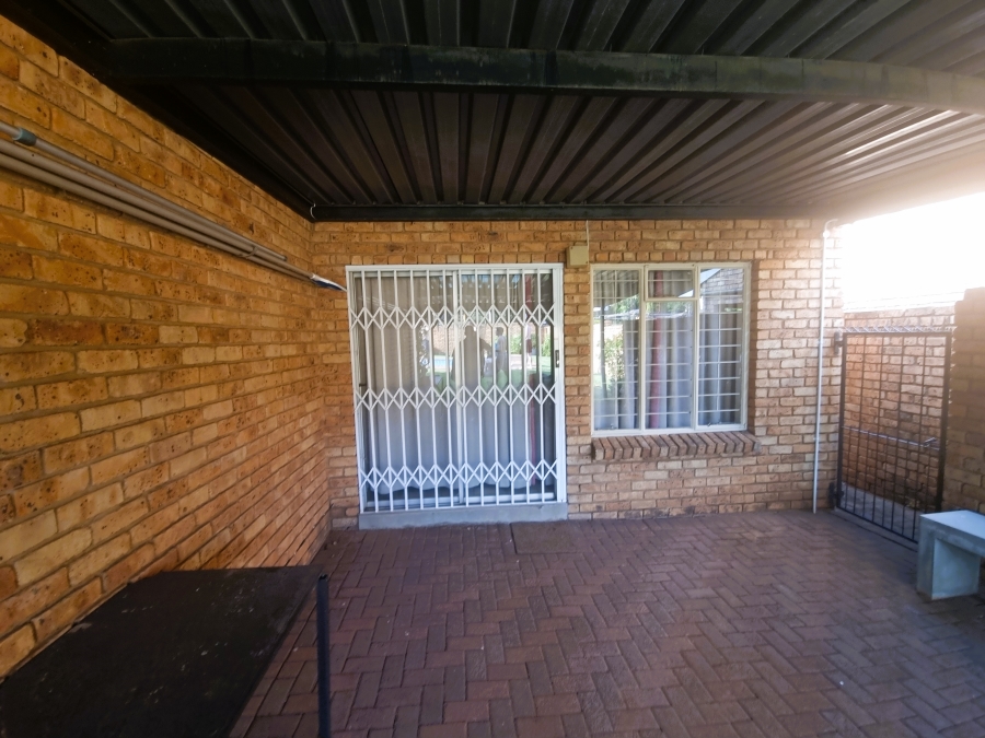 3 Bedroom Property for Sale in Die Wilgers Gauteng