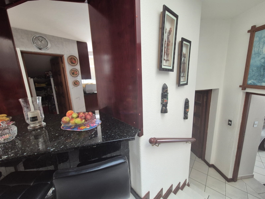 3 Bedroom Property for Sale in Bassonia Gauteng