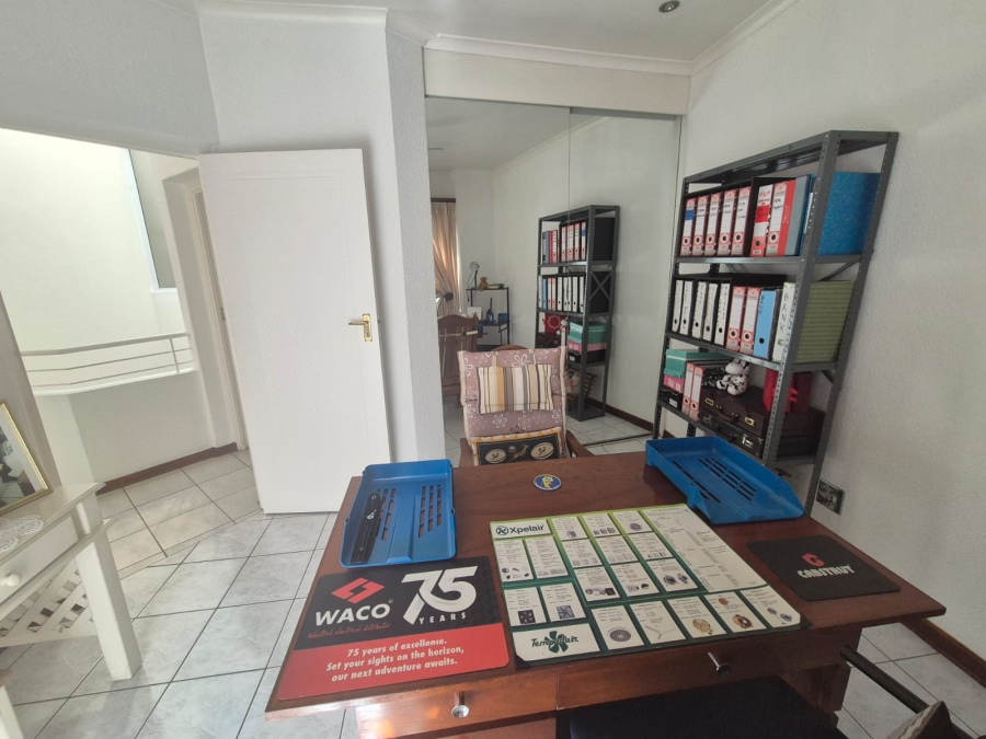3 Bedroom Property for Sale in Bassonia Gauteng