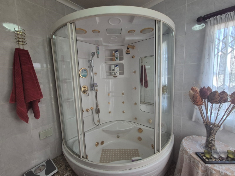 3 Bedroom Property for Sale in Bassonia Gauteng