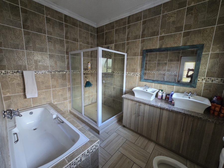 4 Bedroom Property for Sale in Pebble Rock Golf Village Gauteng