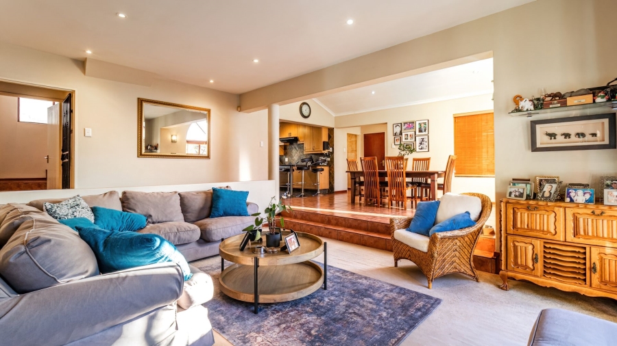 4 Bedroom Property for Sale in Douglasdale Gauteng