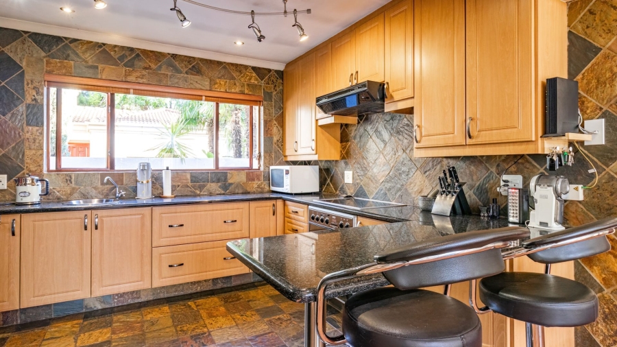 4 Bedroom Property for Sale in Douglasdale Gauteng