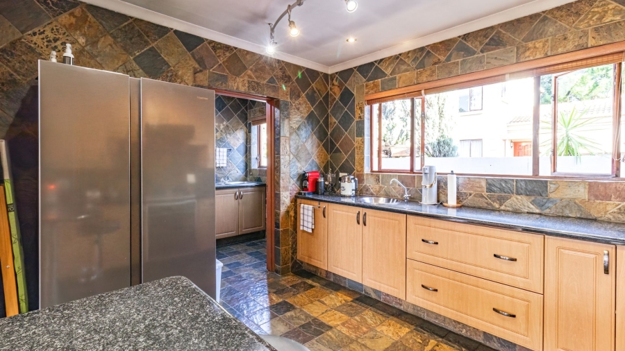 4 Bedroom Property for Sale in Douglasdale Gauteng