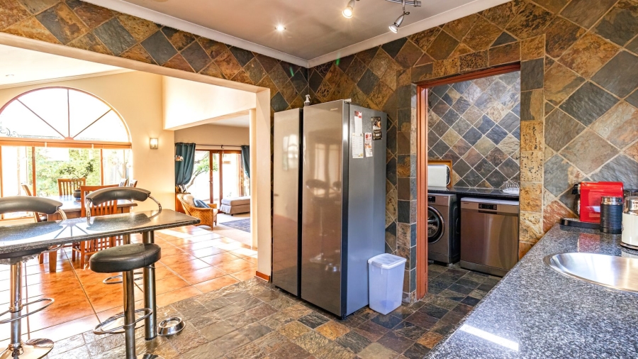 4 Bedroom Property for Sale in Douglasdale Gauteng
