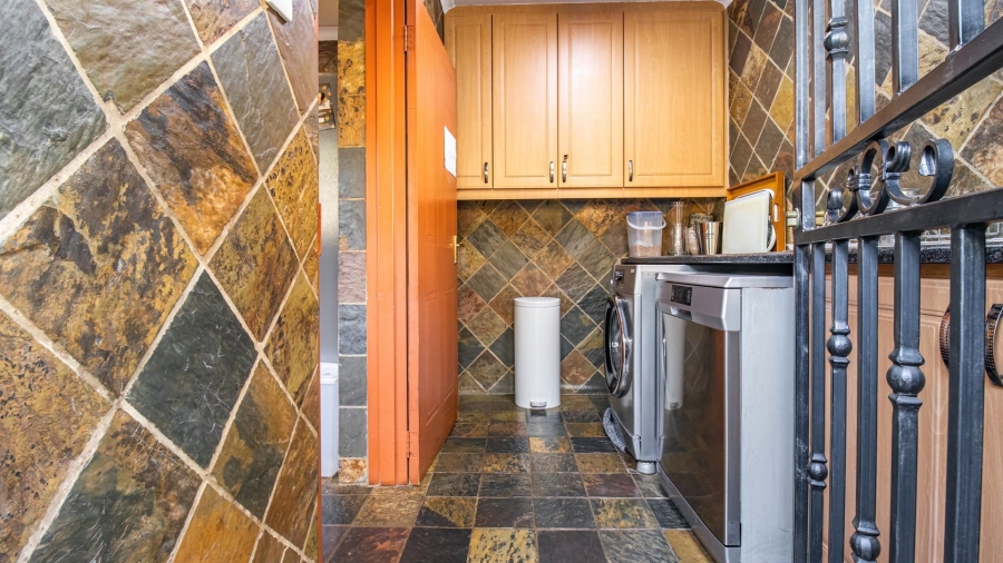 4 Bedroom Property for Sale in Douglasdale Gauteng