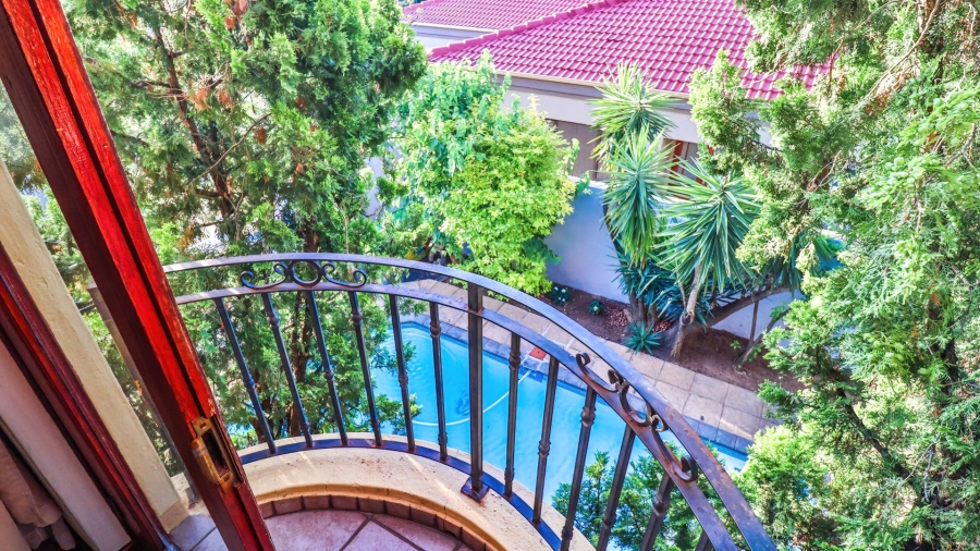 4 Bedroom Property for Sale in Douglasdale Gauteng